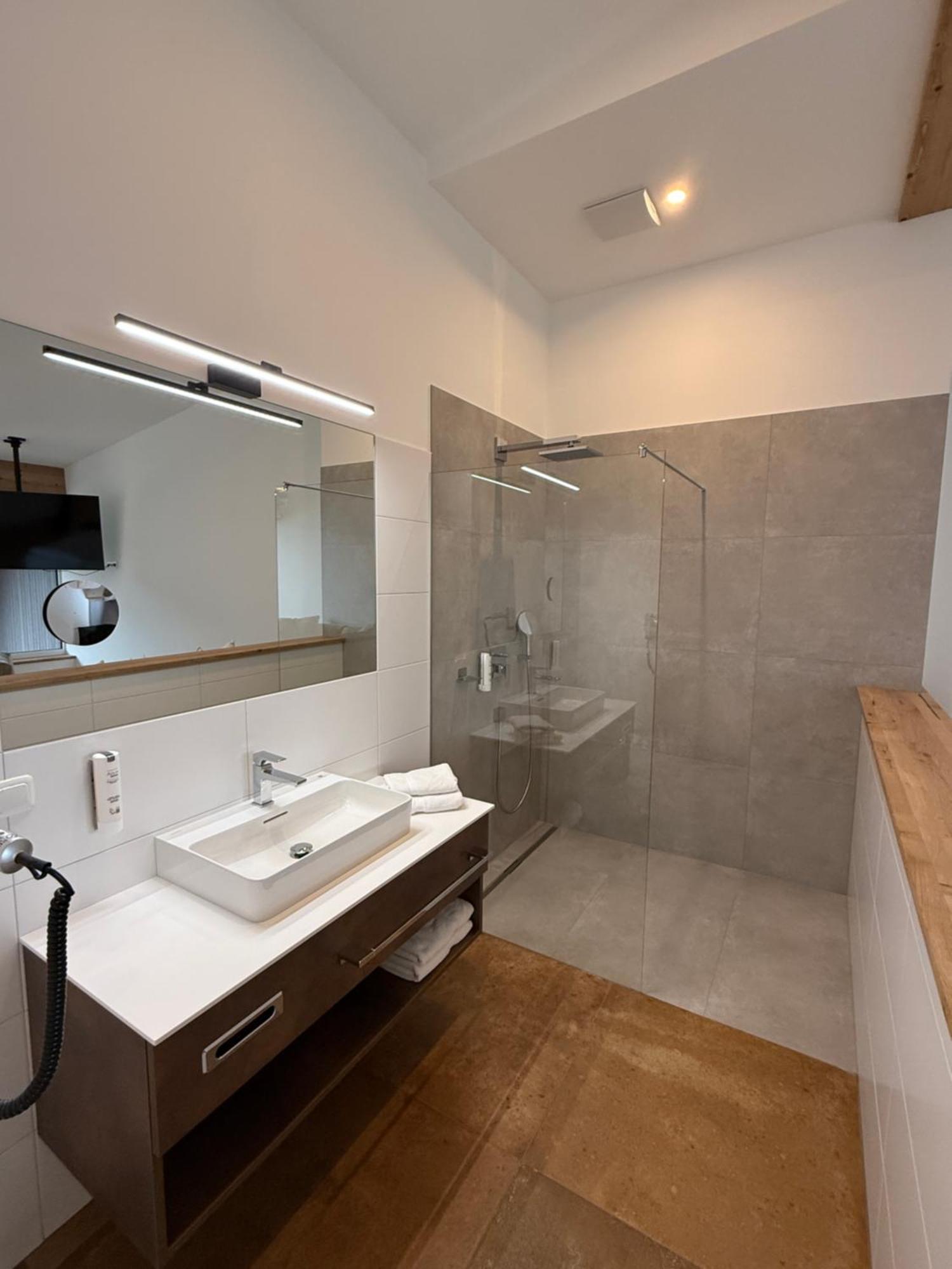 Seehotel Lilly Штробль Экстерьер фото